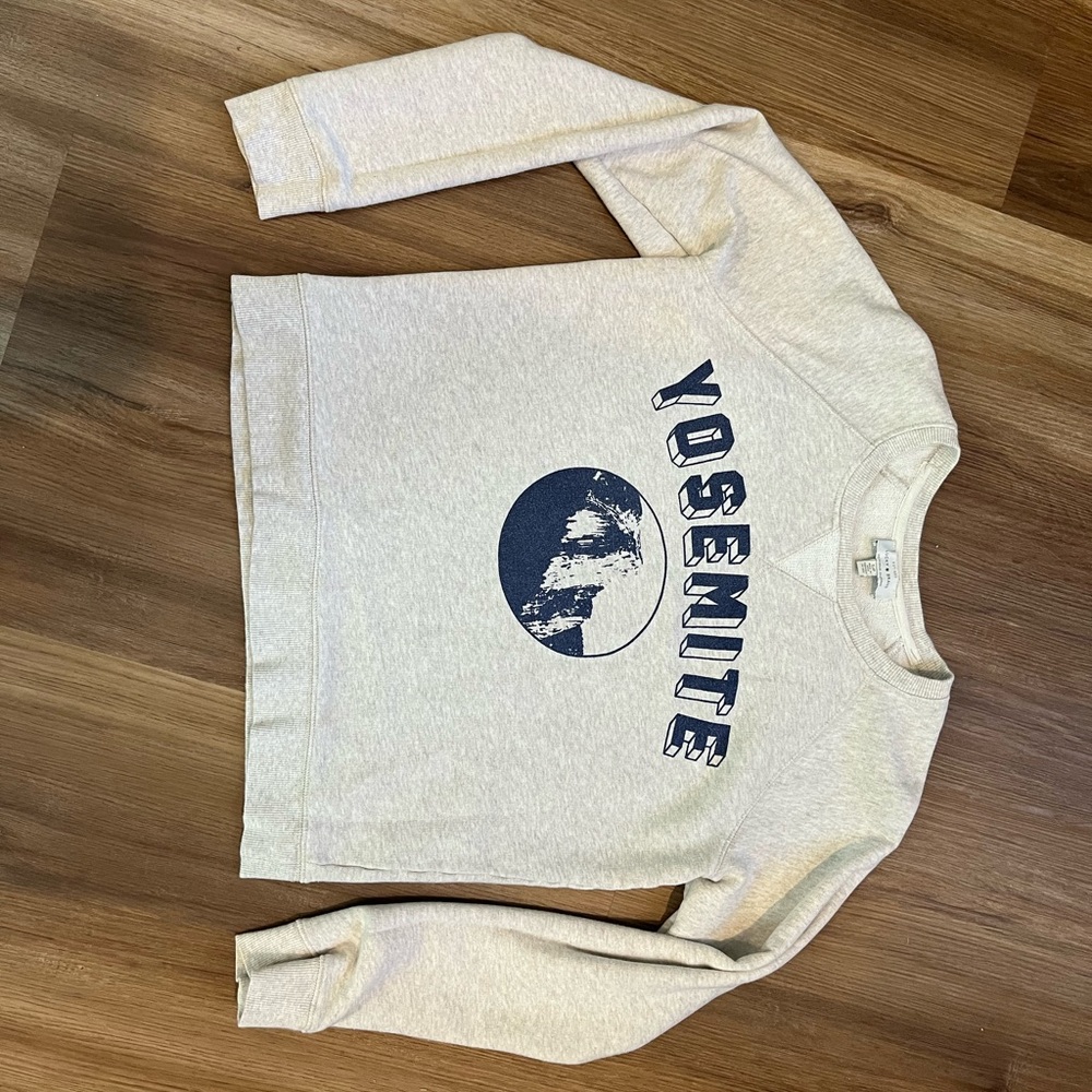 Yosemite Graphic Sweatshirt in Grey and Blue